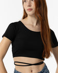 T-shirt Cropped com Abertura nas Costas - Preto