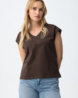 T-shirt Decote em V - Castanho