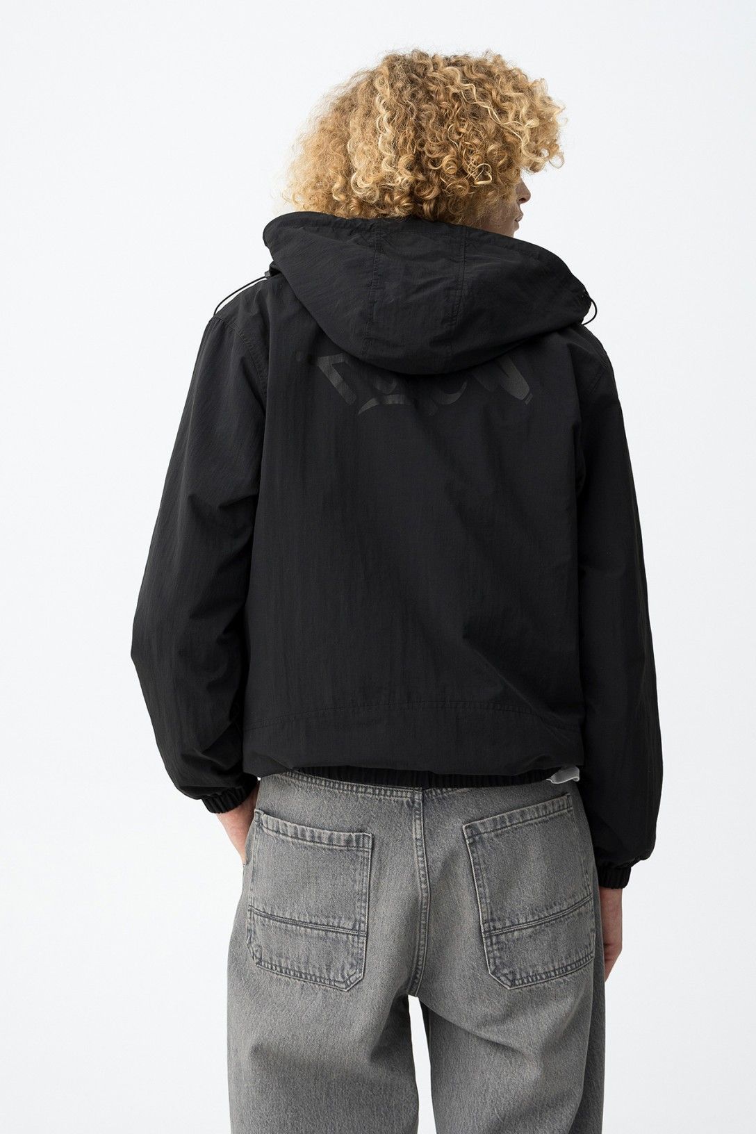 Parka com Capuz - Preto