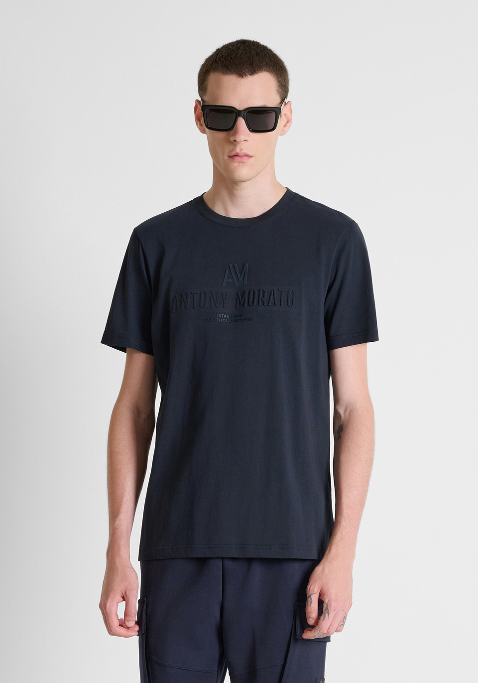T-shirt com Relevo - Marinho