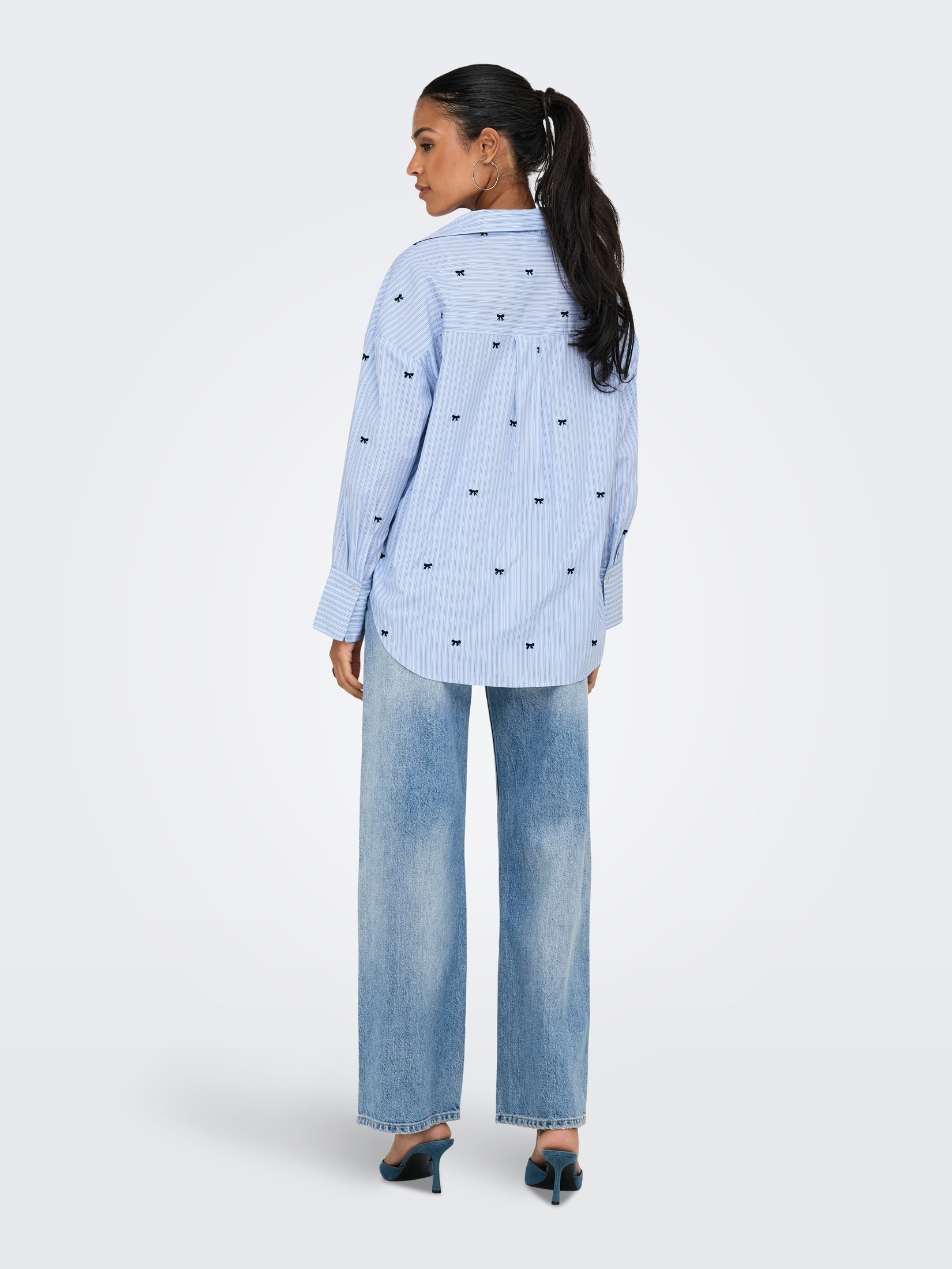 Camisa Bordada - Azul Claro