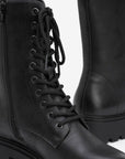 Botas com Cordões - Preto