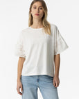 T-shirt com Bordado - Branco