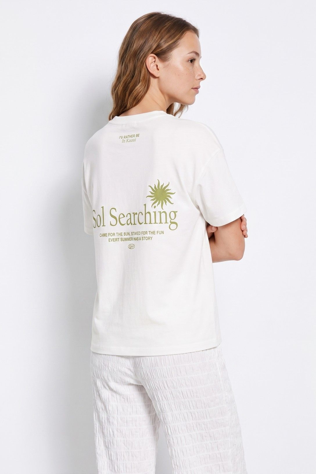 T-shirt com Estampado Traseiro - Crú